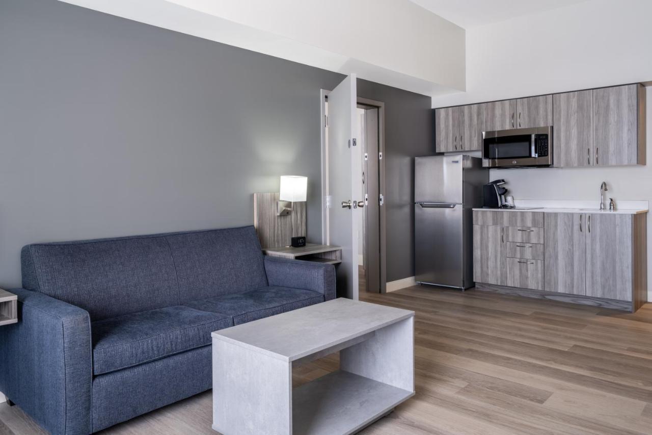 Microtel Inn & Suites By Wyndham Kanata Ottawa West Exteriör bild