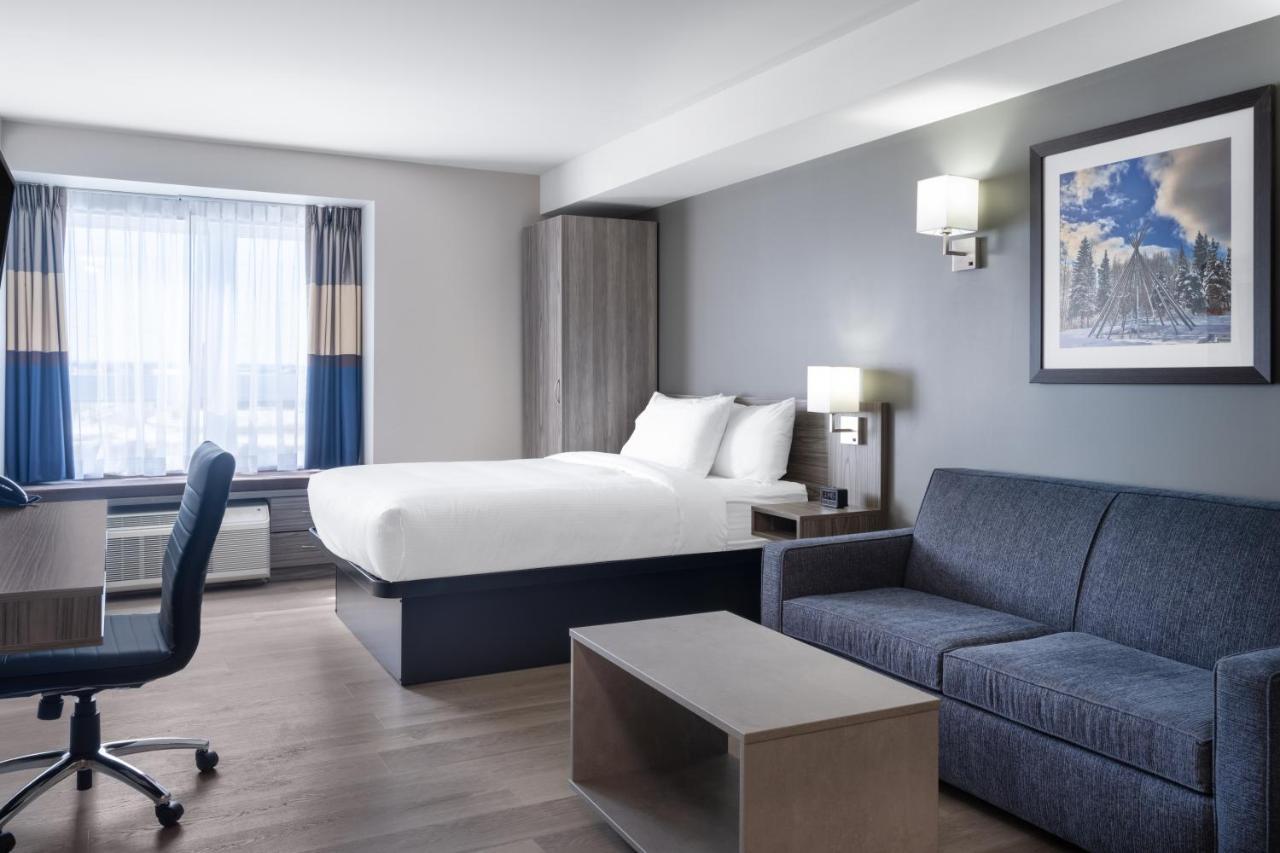 Microtel Inn & Suites By Wyndham Kanata Ottawa West Exteriör bild