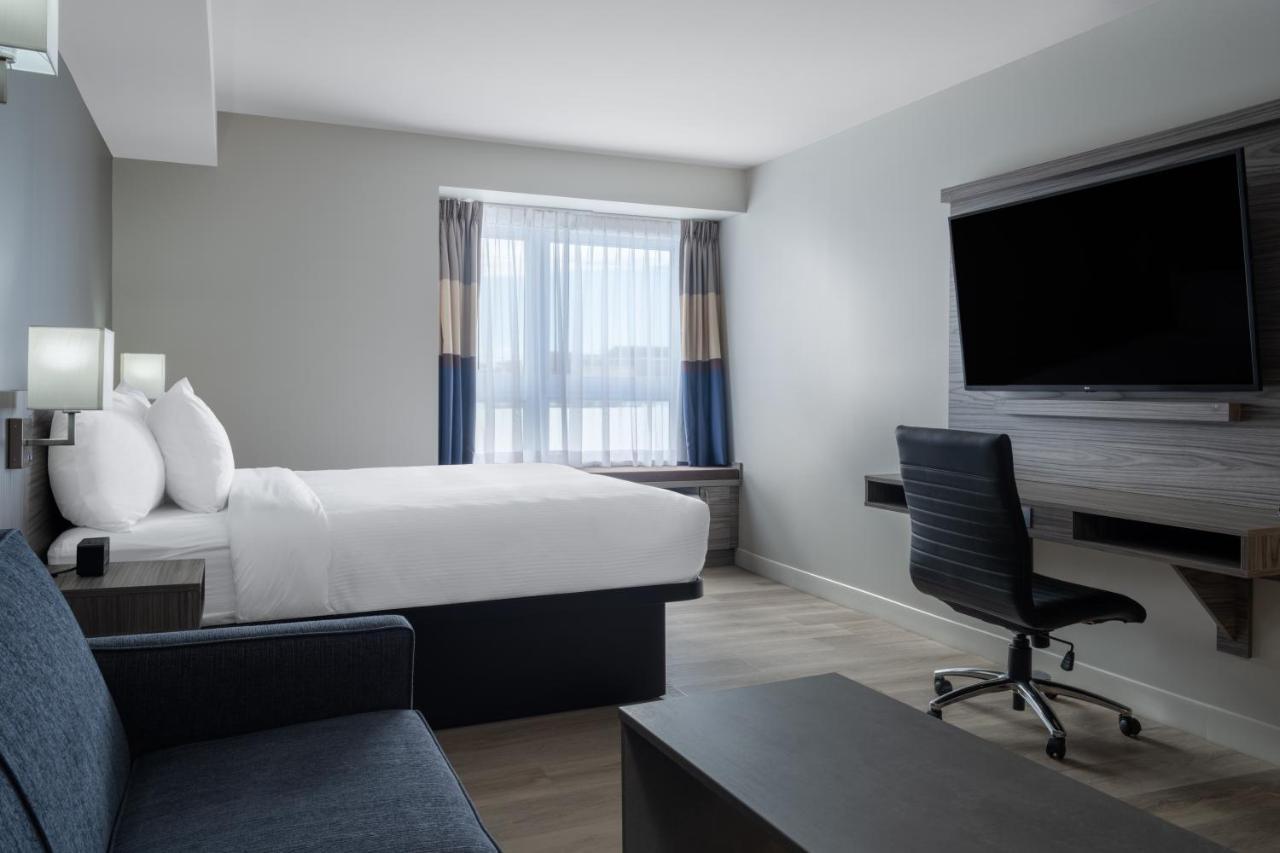 Microtel Inn & Suites By Wyndham Kanata Ottawa West Exteriör bild