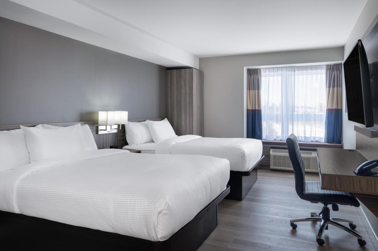 Microtel Inn & Suites By Wyndham Kanata Ottawa West Exteriör bild