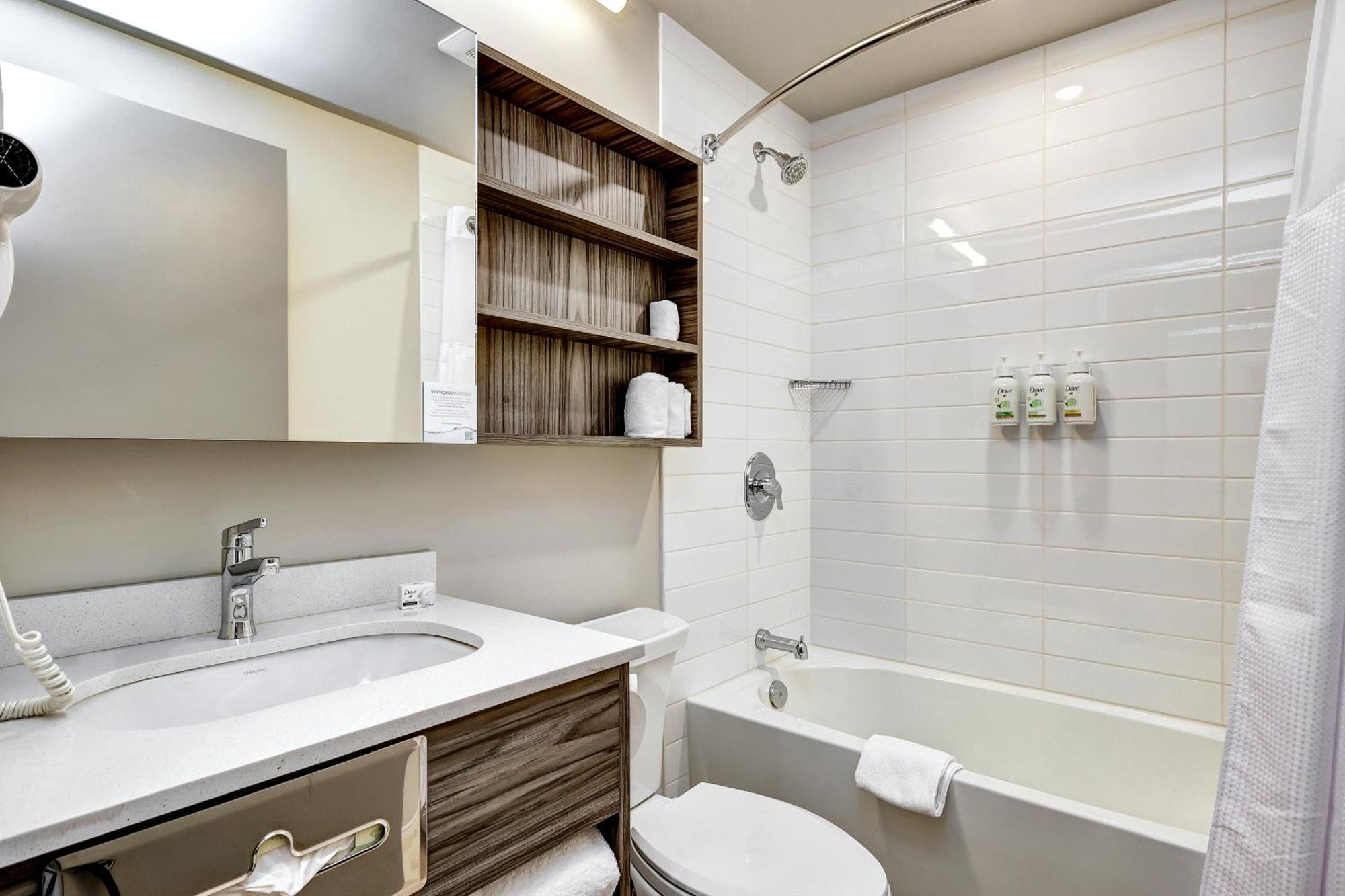 Microtel Inn & Suites By Wyndham Kanata Ottawa West Exteriör bild