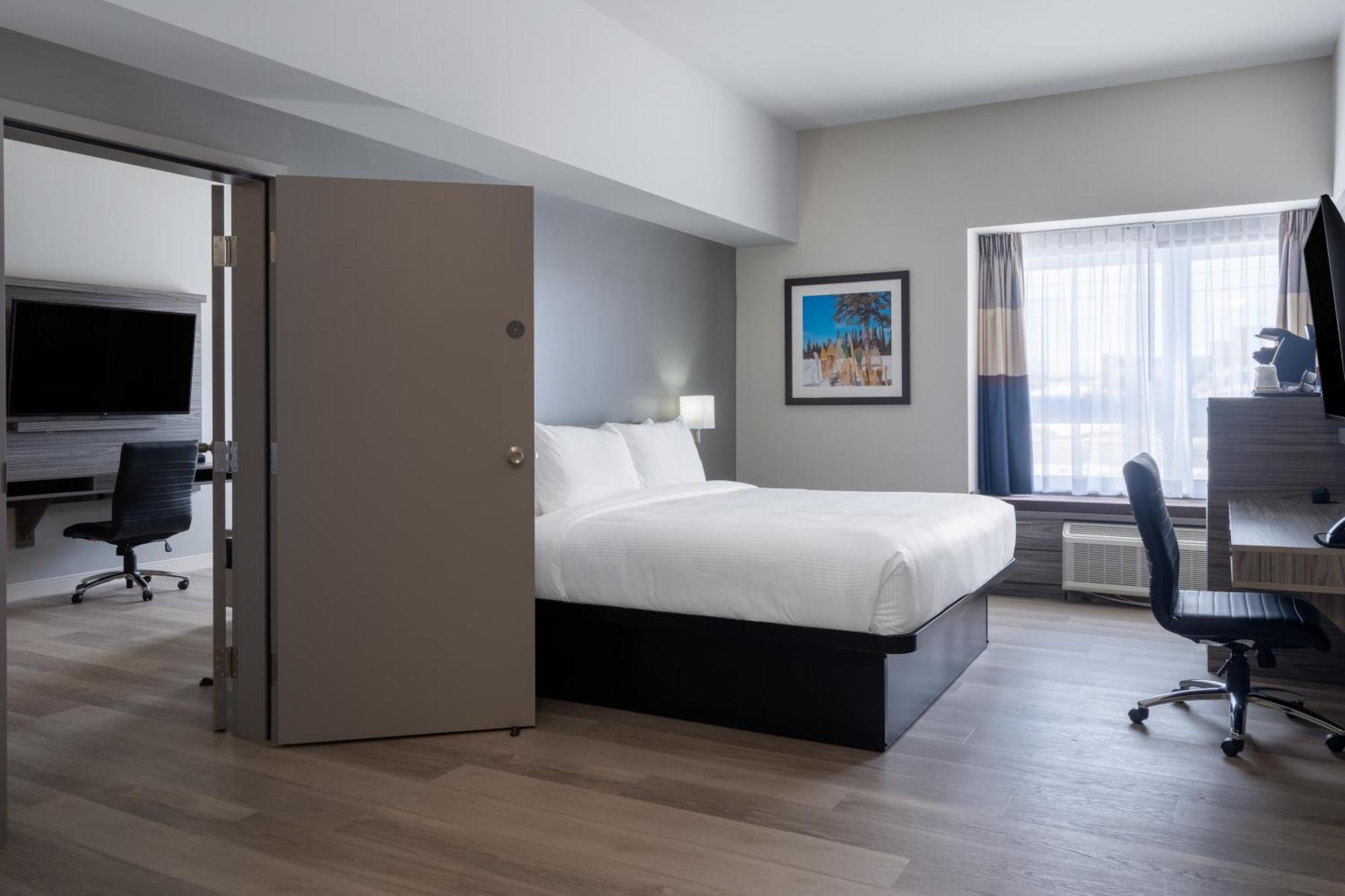 Microtel Inn & Suites By Wyndham Kanata Ottawa West Exteriör bild