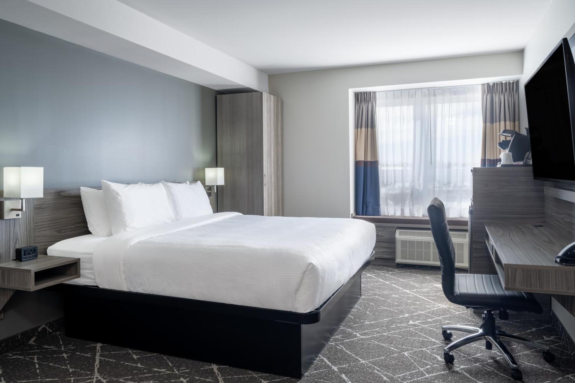 Microtel Inn & Suites By Wyndham Kanata Ottawa West Exteriör bild