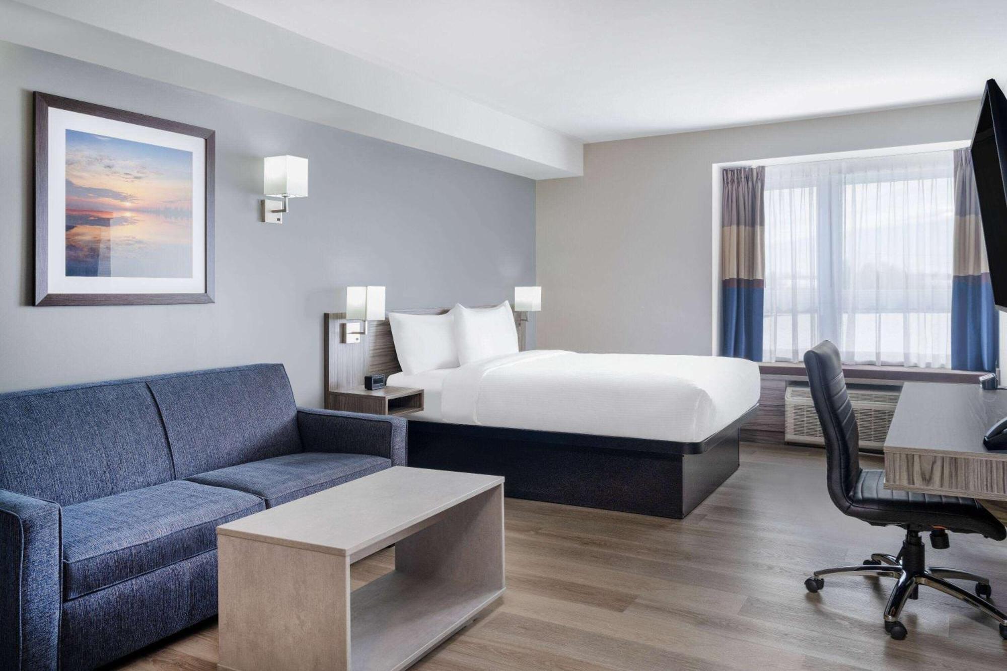 Microtel Inn & Suites By Wyndham Kanata Ottawa West Exteriör bild