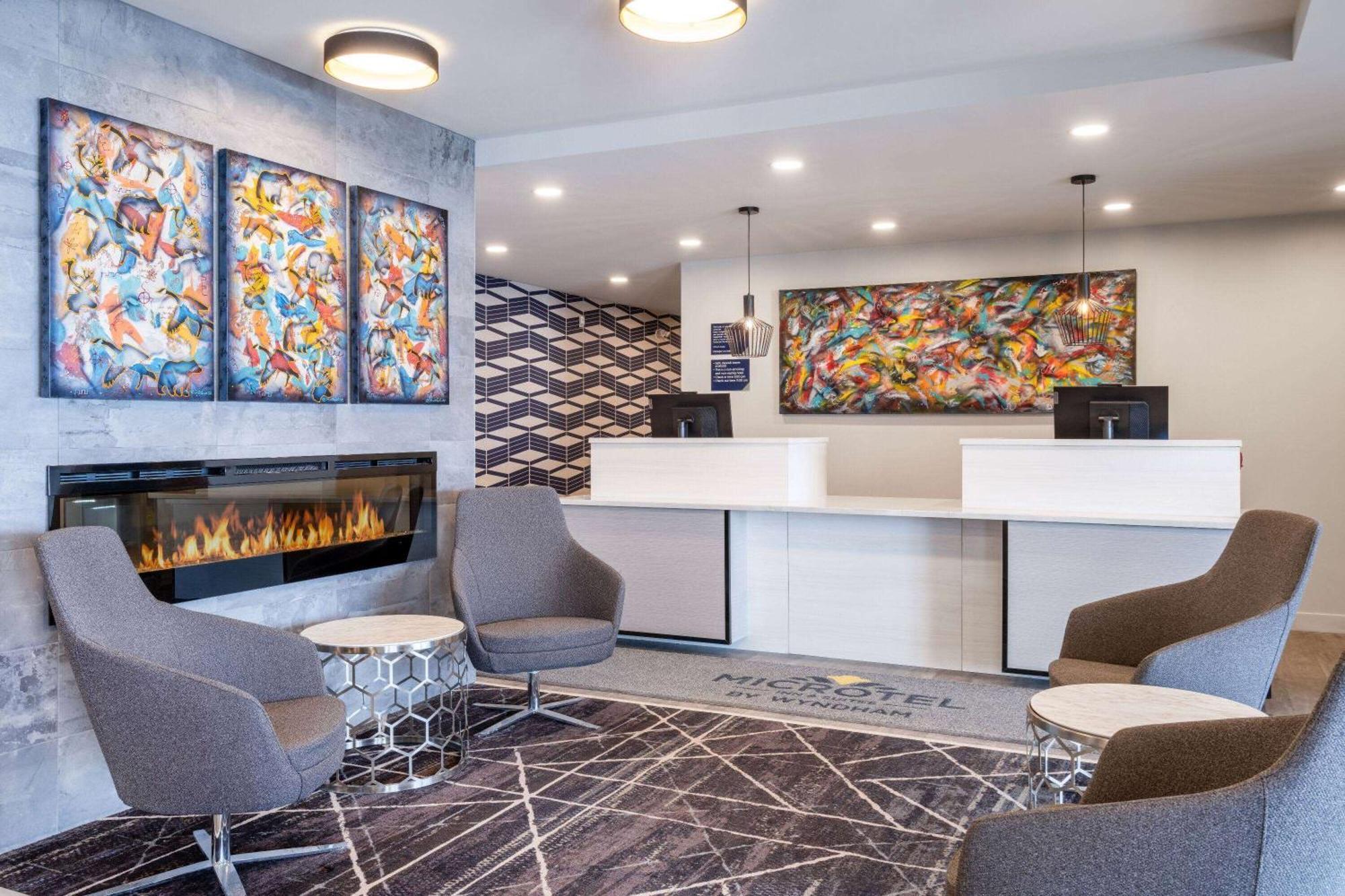 Microtel Inn & Suites By Wyndham Kanata Ottawa West Exteriör bild