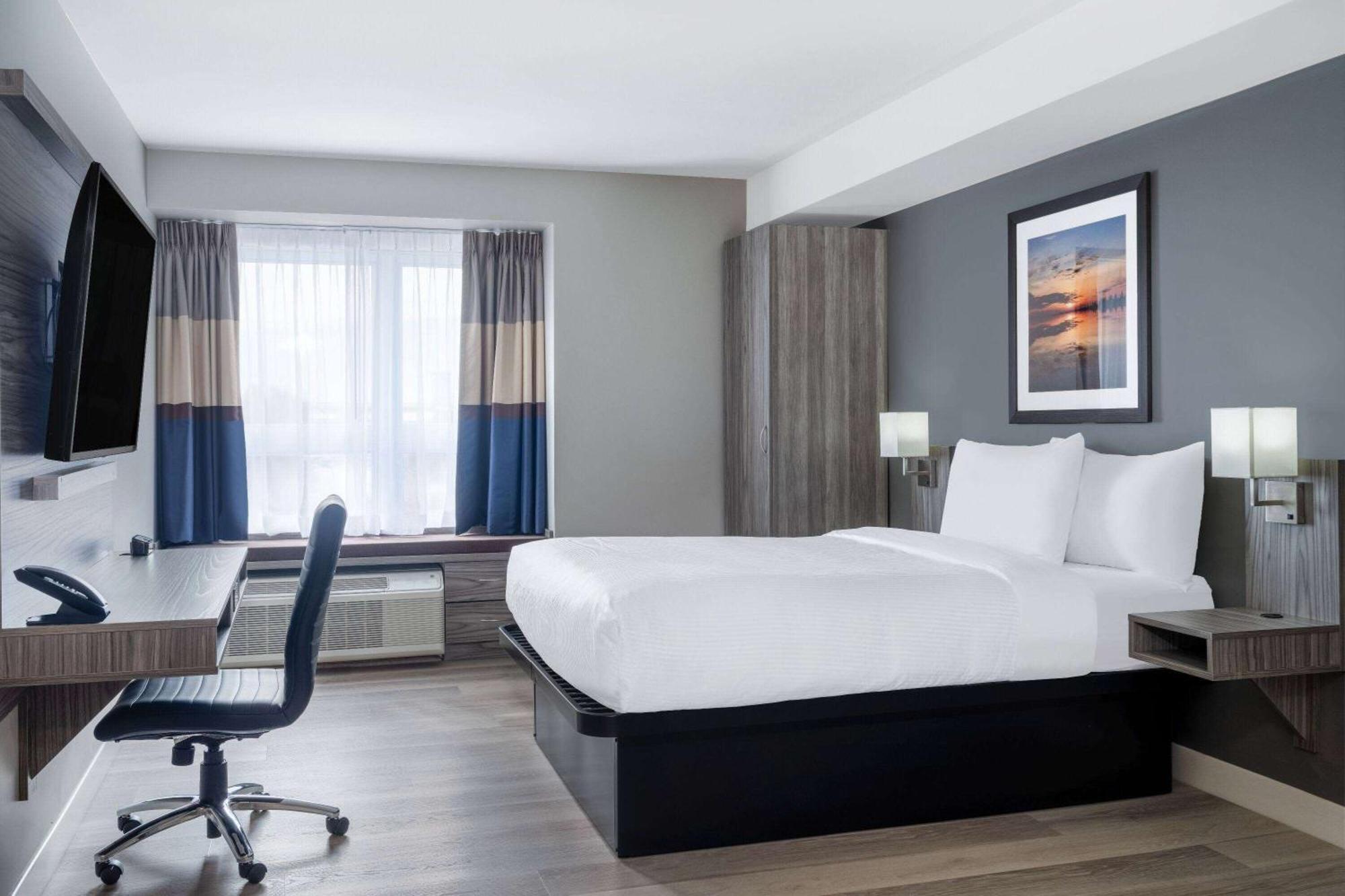 Microtel Inn & Suites By Wyndham Kanata Ottawa West Exteriör bild