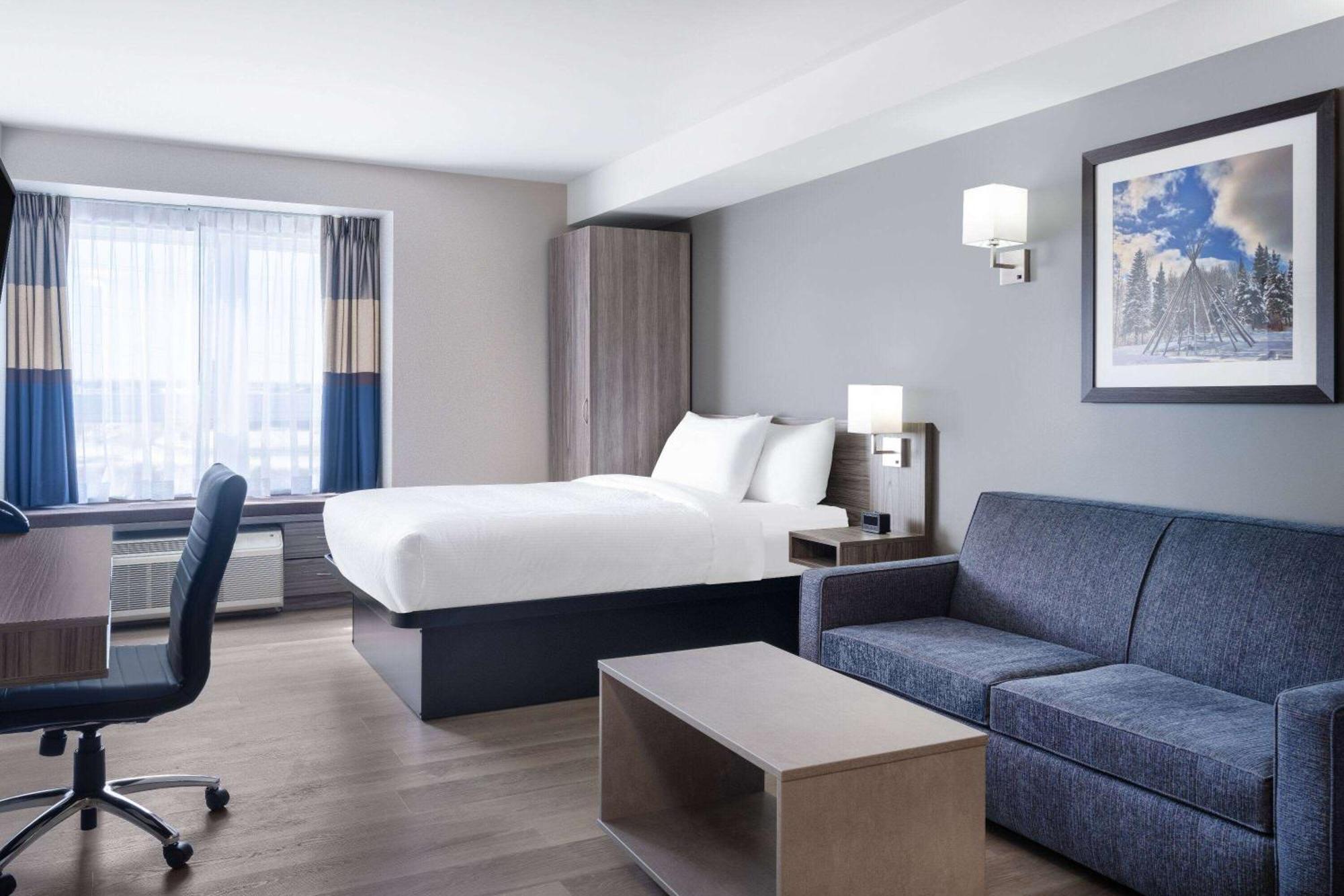 Microtel Inn & Suites By Wyndham Kanata Ottawa West Exteriör bild