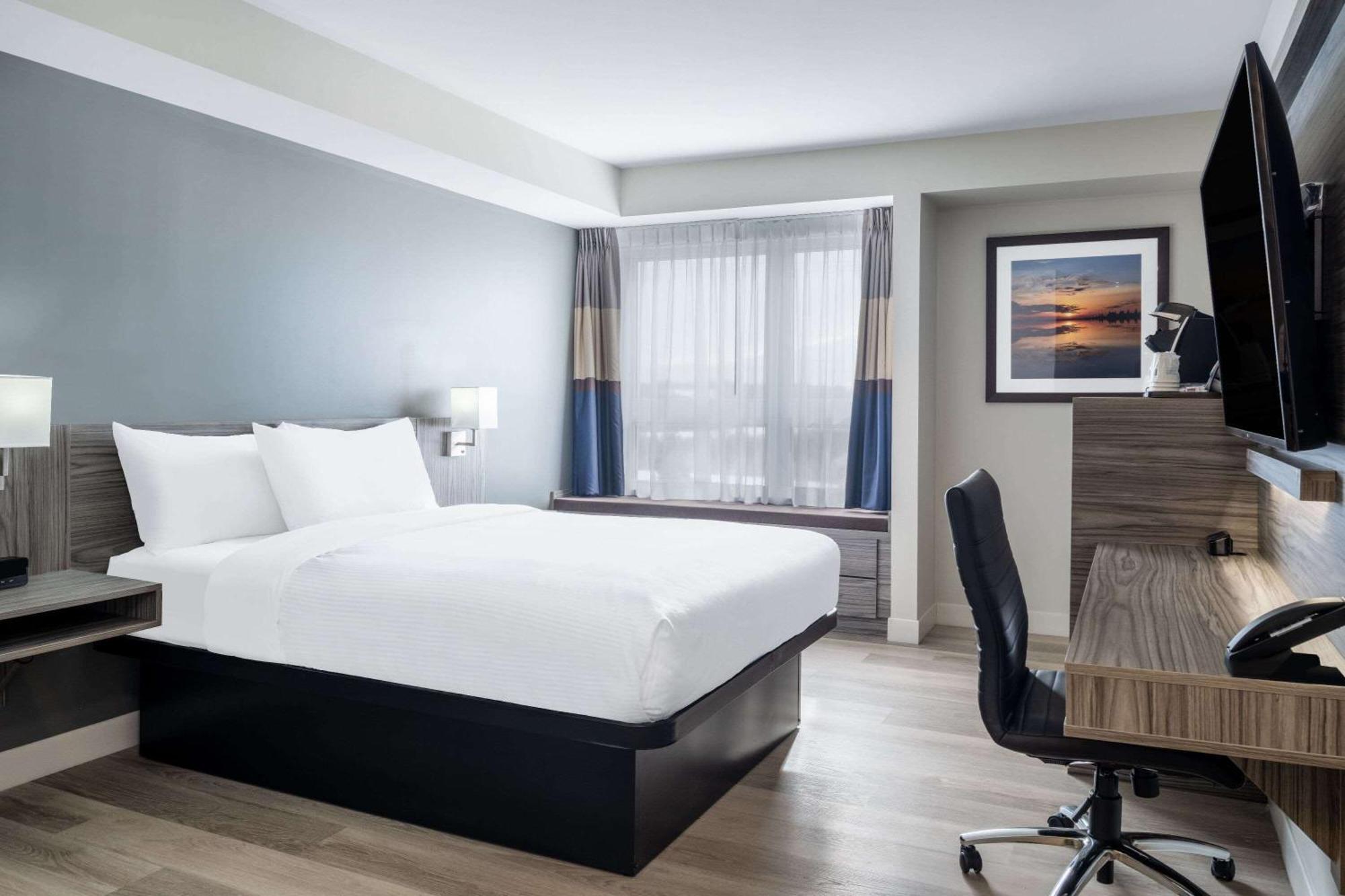 Microtel Inn & Suites By Wyndham Kanata Ottawa West Exteriör bild